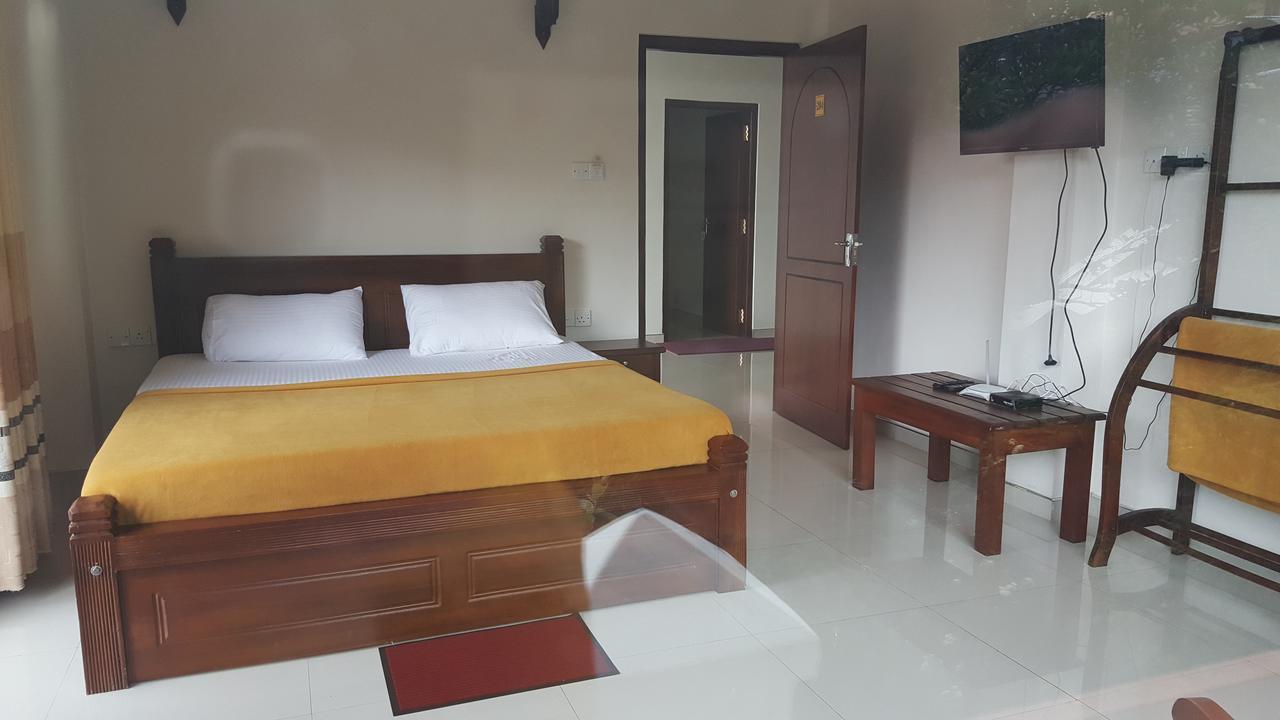 Delhousie Hotel Nallathanniya Exterior photo